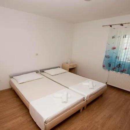 Guest house Meri Okrug Gornji