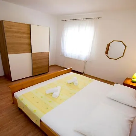 Meri Guest house Okrug Gornji