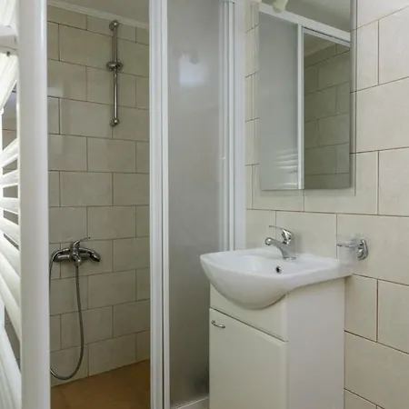 Meri Guest house 3*