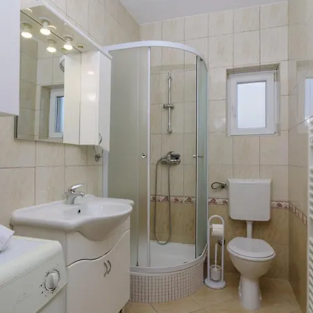 Meri Guest house 3*